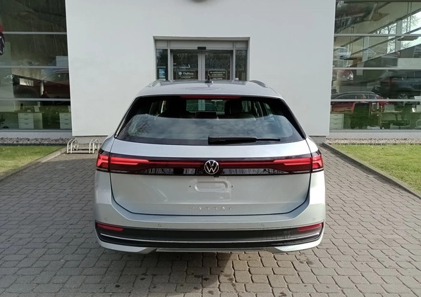 Volkswagen Passat cena 205900 przebieg: 10, rok produkcji 2024 z Dębica małe 466
